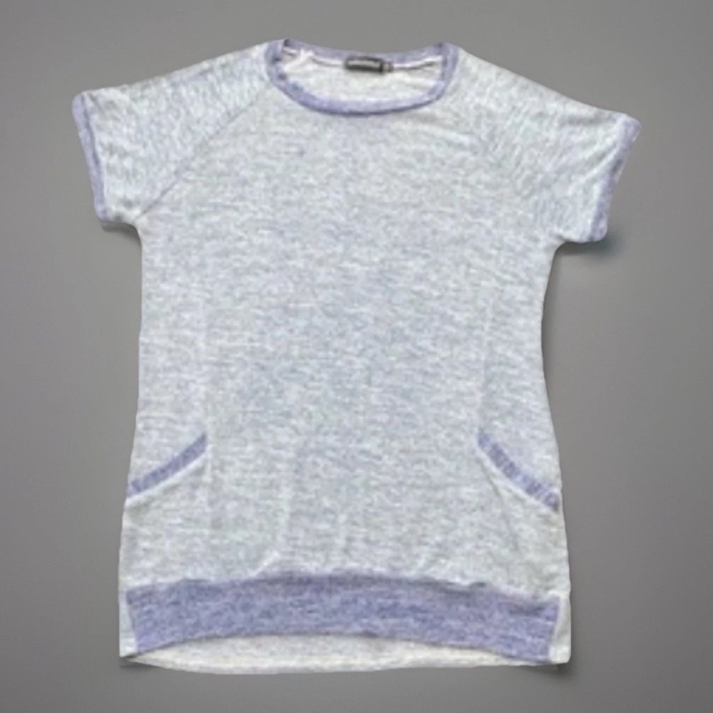 Zawapemia Short Sleeve Soft Cozy Shirt Women Top Size small Front Pockets Active